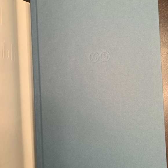 Book-Elin Hilderbrand “The Rumour” Hard Cover, Like New - Picture 4 of 5